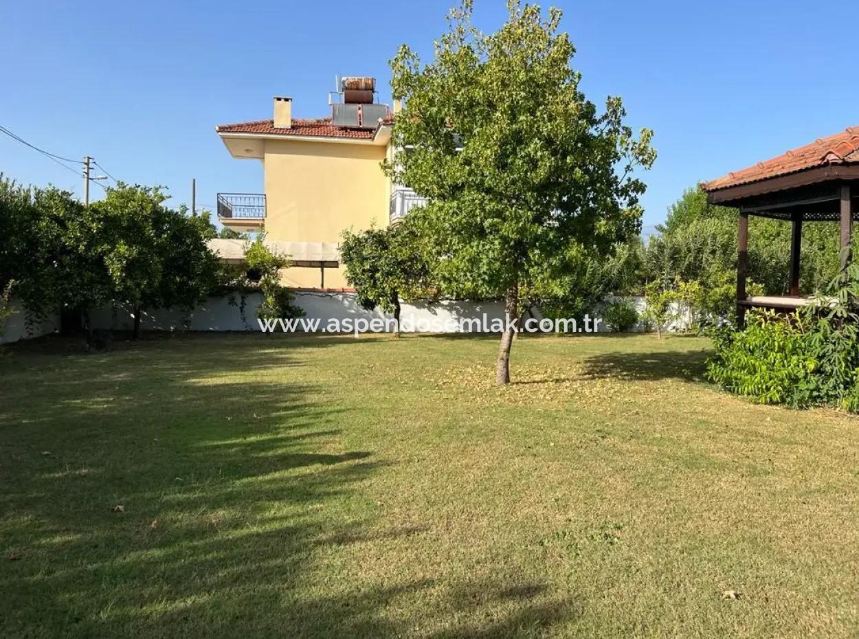 Villa Zum Verkauf In Okçular Auf 1007M2 Grundstück