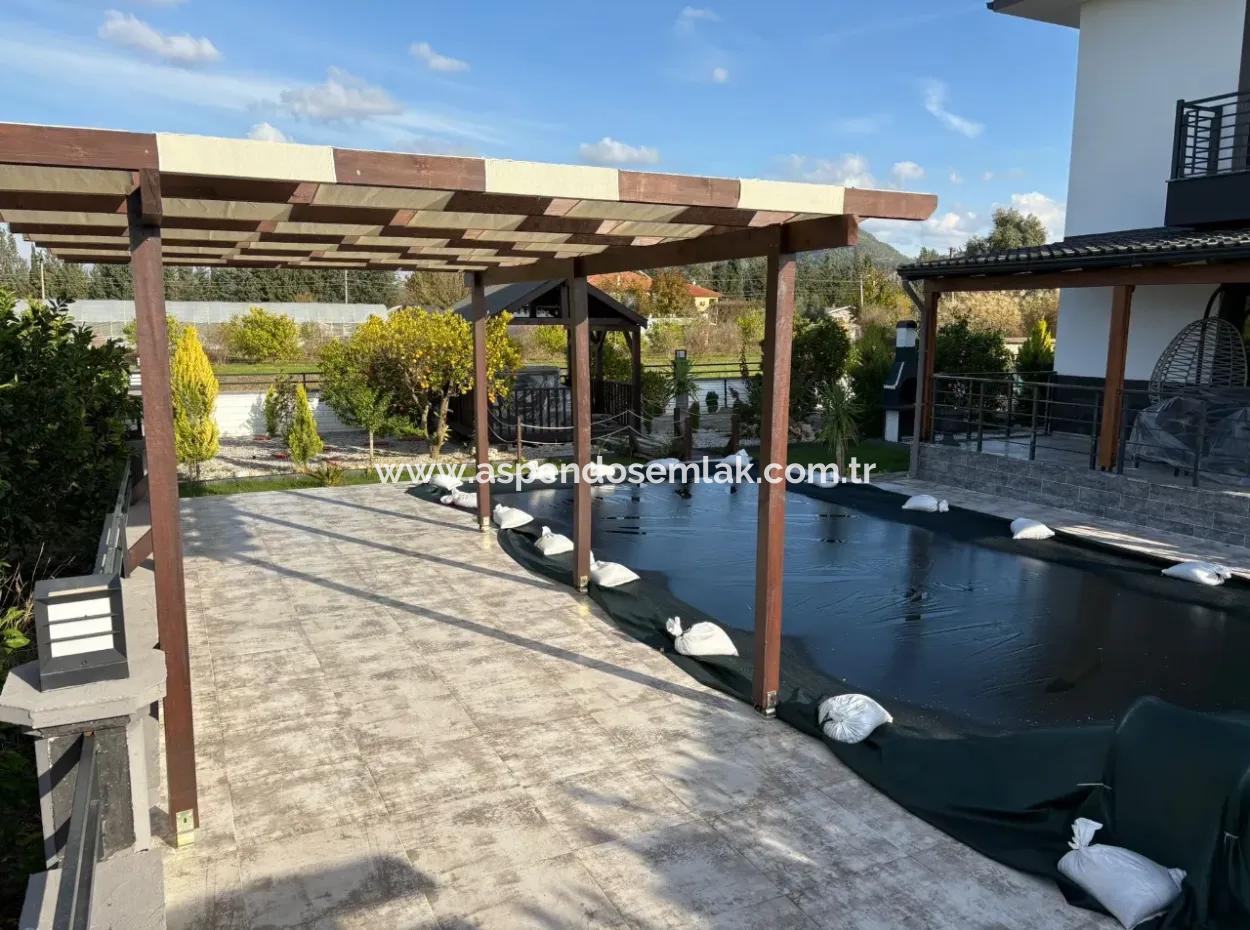 4 1 Villas For Sale In 14.136 M2 Field In Eskiköy