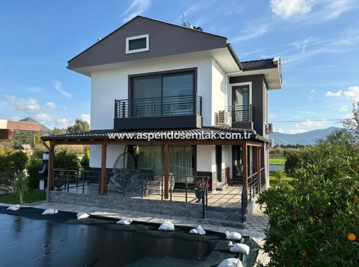 4 1 Villas For Sale In 14.136 M2 Field In Eskiköy