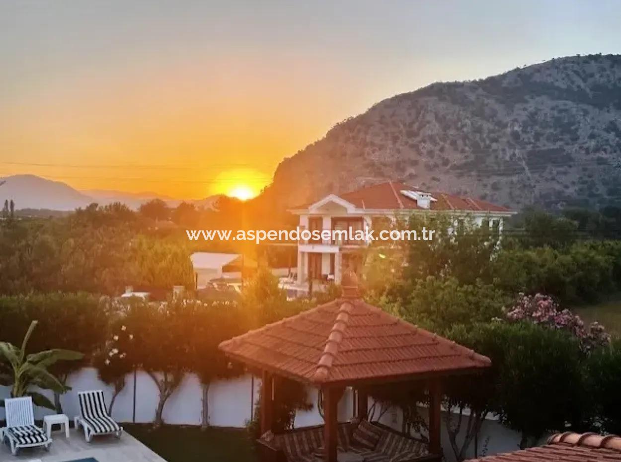 3 1 Villas For Sale In A Plot Of 645M2 In Arıkbaşı, Dalyan