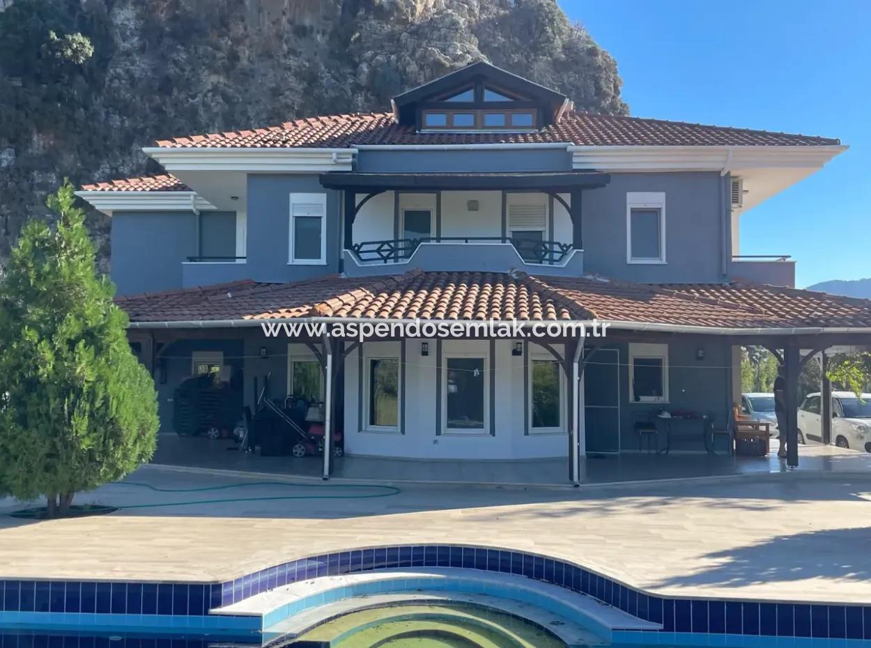 4 2 Villas For Sale In A Plot Of 6000M2 In Dalyan Gulpinar