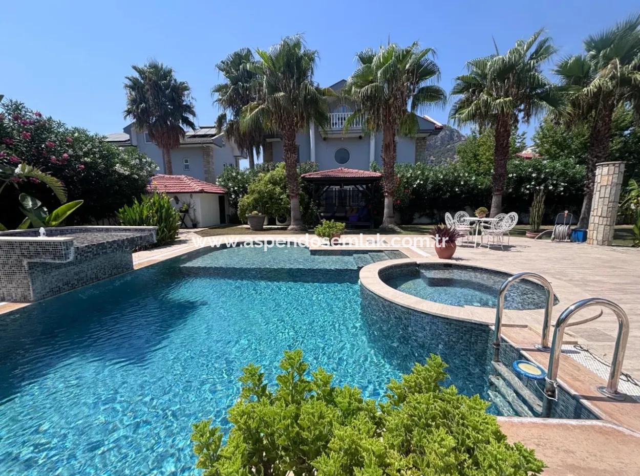 5 1 Villa For Sale In Dalyan Maraş For 980M2 Plot On The Corner