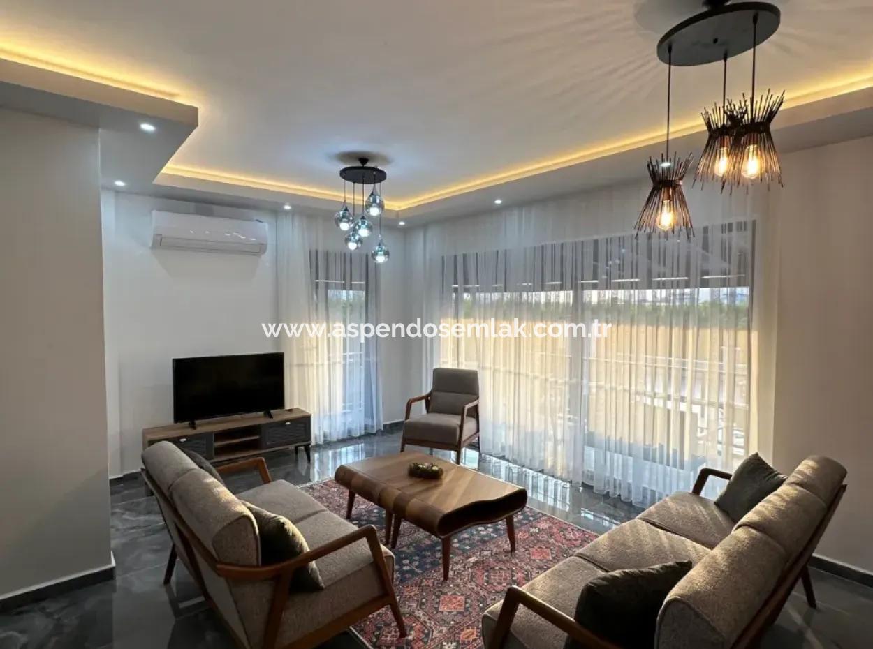 Eskiköy'de 14.136 M2 Tarla İçerisinde 4+1 Satılık Villa