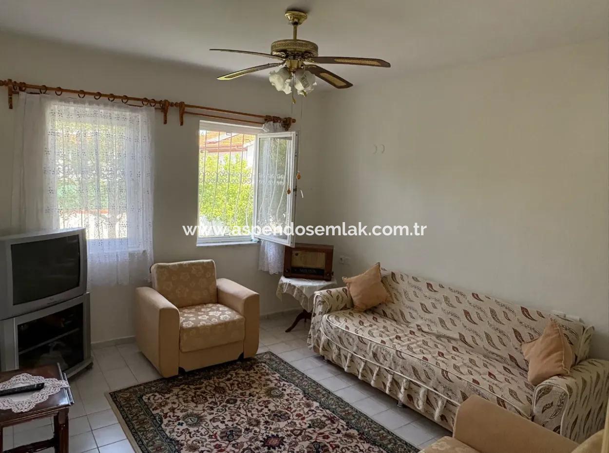 Okçular'da 514M2 Arsa İçerisinde 2 Katlı Satılık Ev