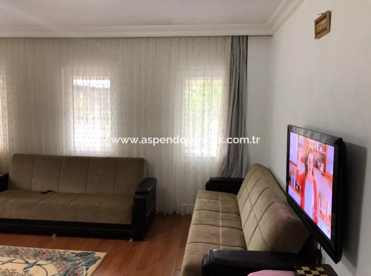 Okçular'da 1222M2 Arsa İçerisinde Satılık Tek Katlı Müstakil Ev