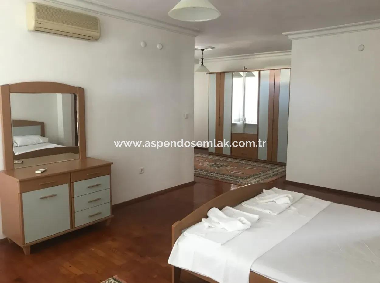 Dalyan'da 1000M2 Arsa İçin'de 4+1 Satılık Villa