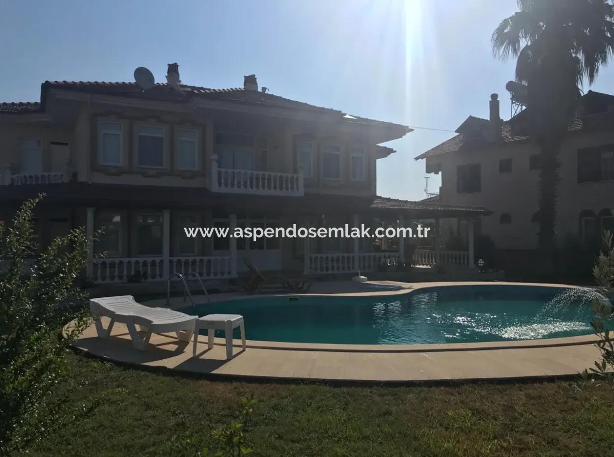 Dalyan'da 1000M2 Arsa İçin'de 4+1 Satılık Villa