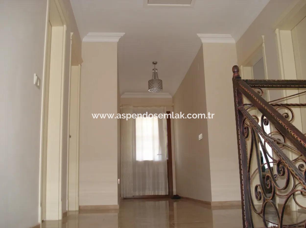 Dalyan'da Satılık Villa Dalyan Gülpınarda  800M2 Arsa İçerisinde 4+1 Salık Lüks Villa