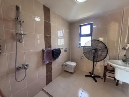 Dalyan Maraş'da Köşebaşında 980M2 Arsa İçin'de 5+1 Satılık Villa