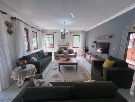 Dalyan Merkezde 301M2 Arsa İçerisinde 5+1 Satılık Villa